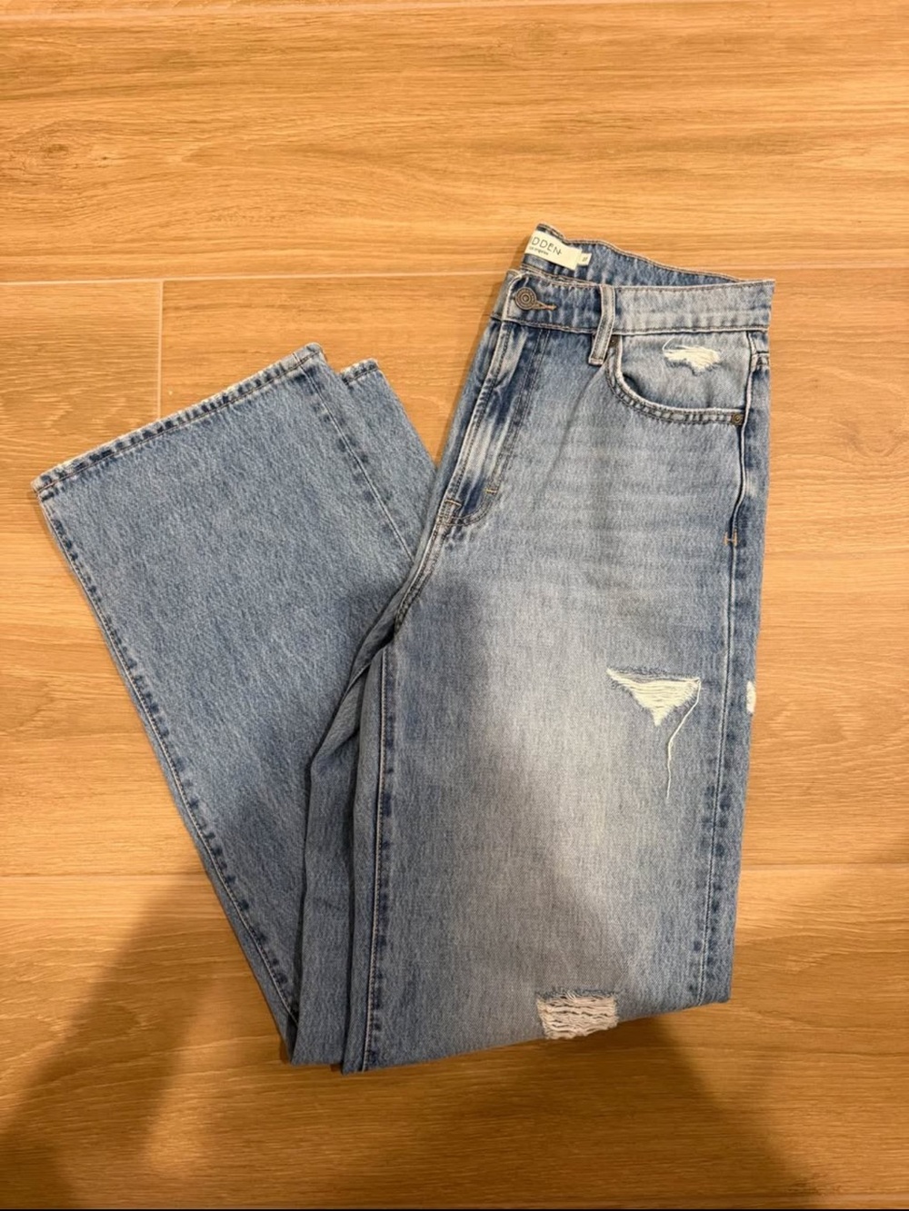 Light Blue Distressed women’s Jeans